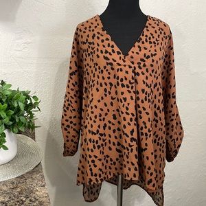Entro V-Neck Long Sleeve Top Tunic leopard print size small